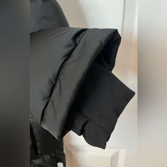 Aritzia Super Puff Satin Flex Black XS *NWOT* - Picture 10 of 10